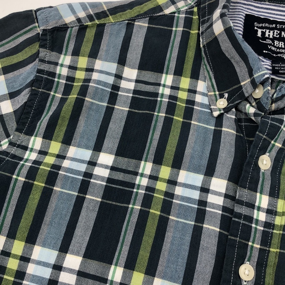 The New Ivy Vintage Classics Size M Short Sleeved Bitton Down Shirt 100% Cotton